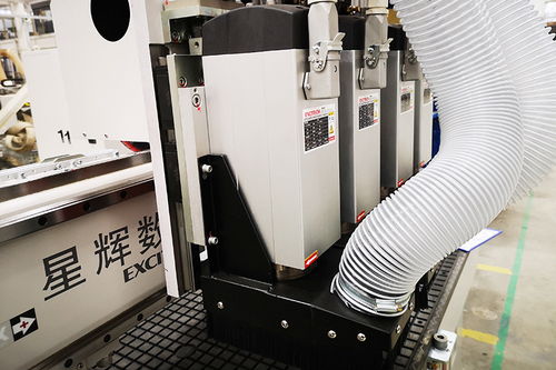 e2 1224 4四工序加工中心