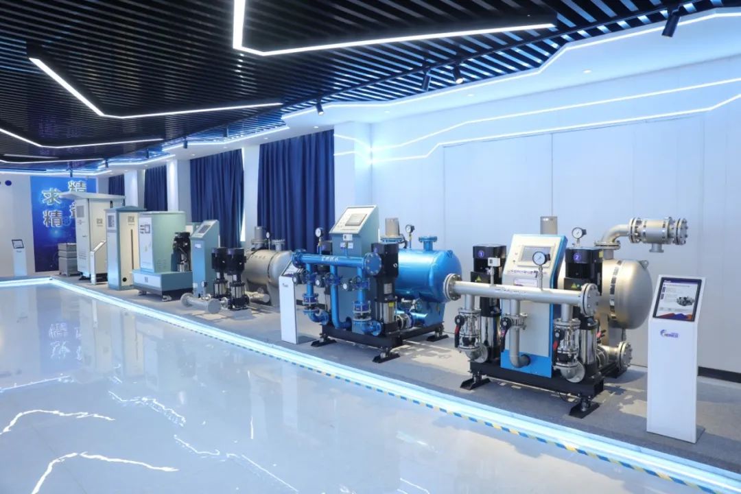 濰坊濱海區(qū)：山東宏科水電創(chuàng)新制造，將“水泵房”升級為“標準化箱體”領(lǐng)跑水資源專用機械設(shè)備